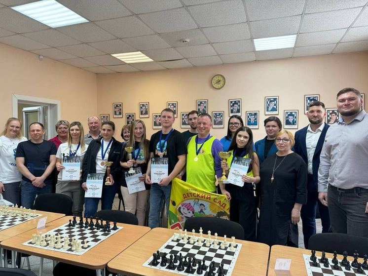 Педагоги сахалинских школ сразились на шахматном турнире