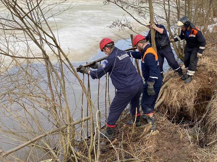 В деревне Радутино городского округа Чехов прорвало плотину