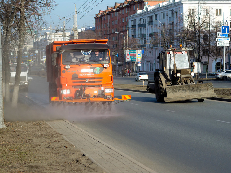В Челябинске стартовала санитарная уборка города