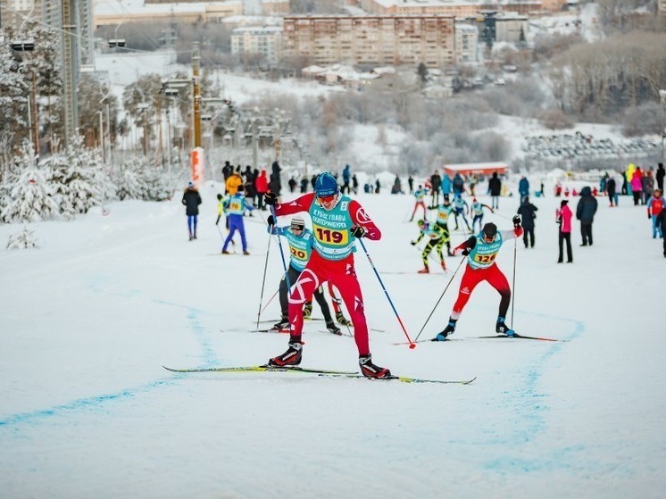 В Екатеринбурге провели лыжные гонки и получили баскетбольную медаль