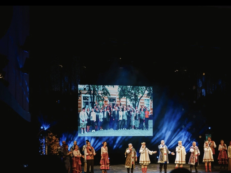 В Смоленском Драмтеатре прошло торжественное мероприятие, посвященное Дню работника культуры