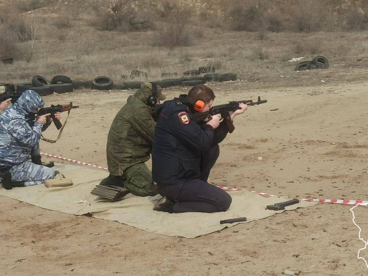 Волгоградские росгвардейцы стали призерами по стрельбе из боевого оружия