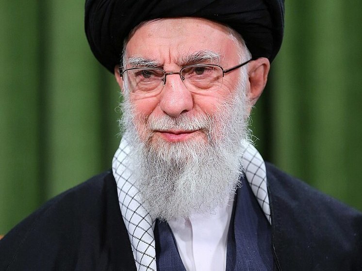 Верховный лидер Ирана Хаменеи пригрозил Израилю на иврите после удара в Сирии