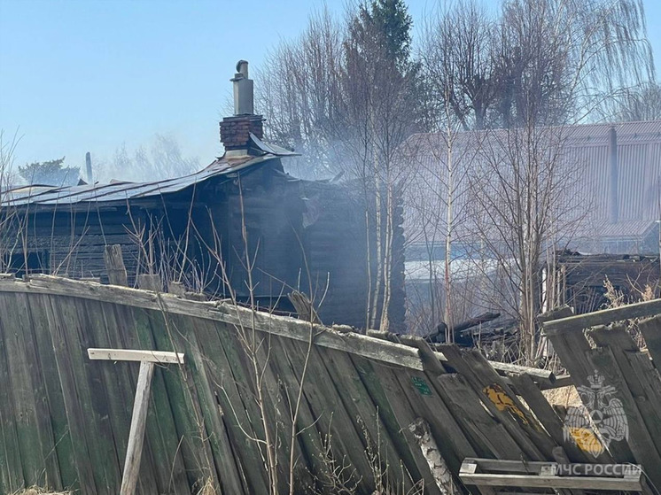 В Иванове 3 апреля неизвестные подожгли нежилой дом на 3-й Районной улице
