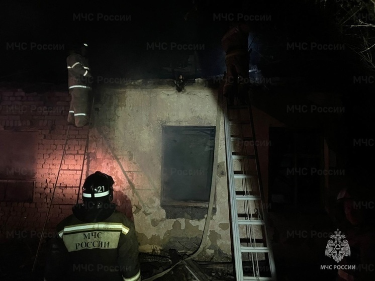 В Залегощенском районе произошло возгорание в заброшенном доме