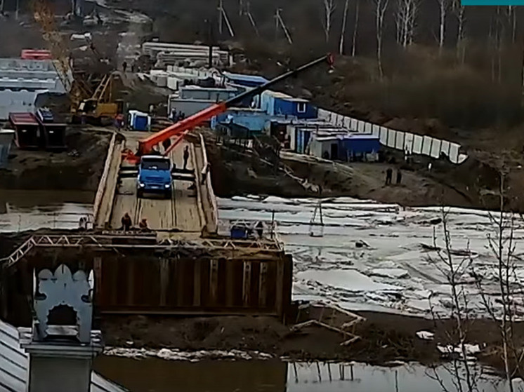 Один из строителей Некрасовского моста в Вологде провалился под лед