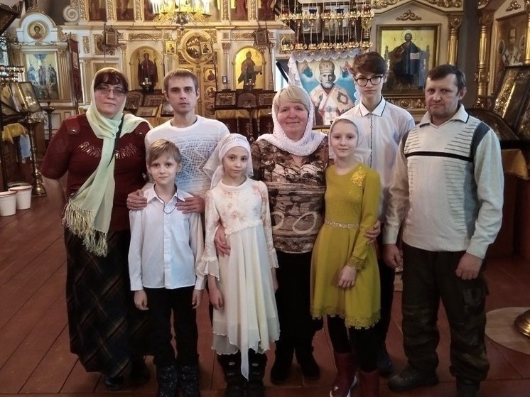 Супруги Смирновы из Шекснинского района награждены орденом «Родительская слава»