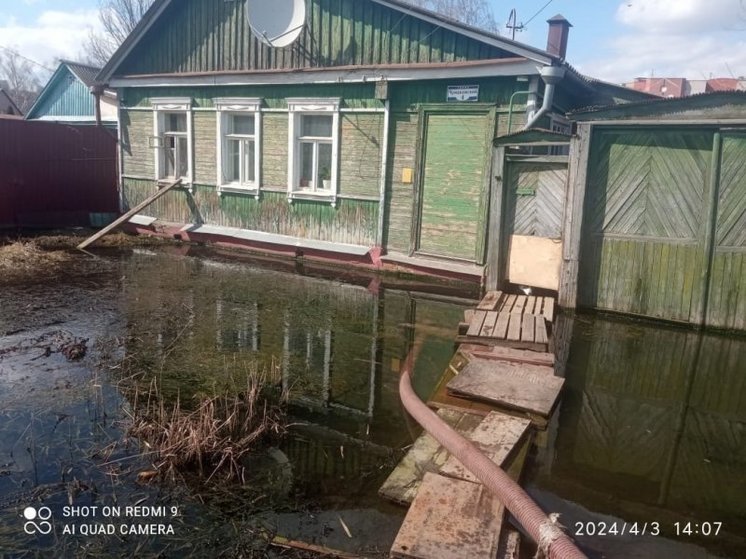В Курске затопило дом №4 в Чумаковском тупике