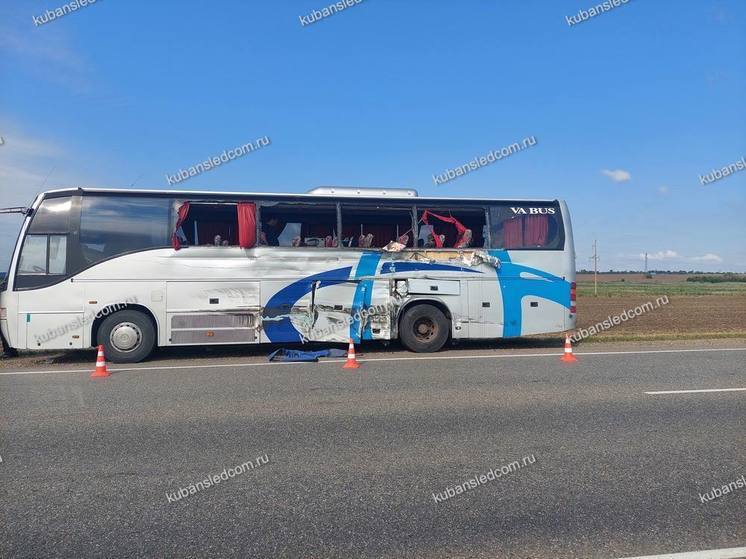 В Брюховецком районе осудят водителя фуры, по вине которого в ДТП погибли четверо пассажиров автобуса