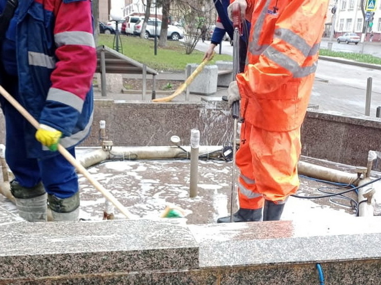 В Курске 4 апреля началась подготовка городских фонтанов к запуску