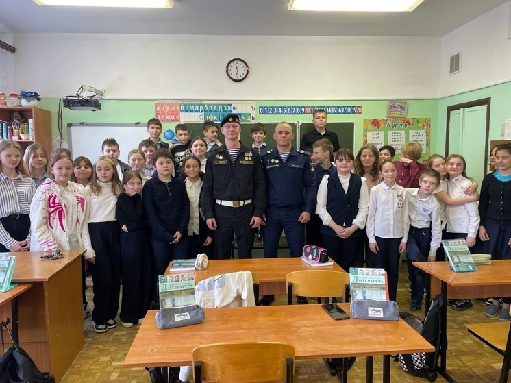 Для школьников Серпухова провели встречу с защитниками Отечества