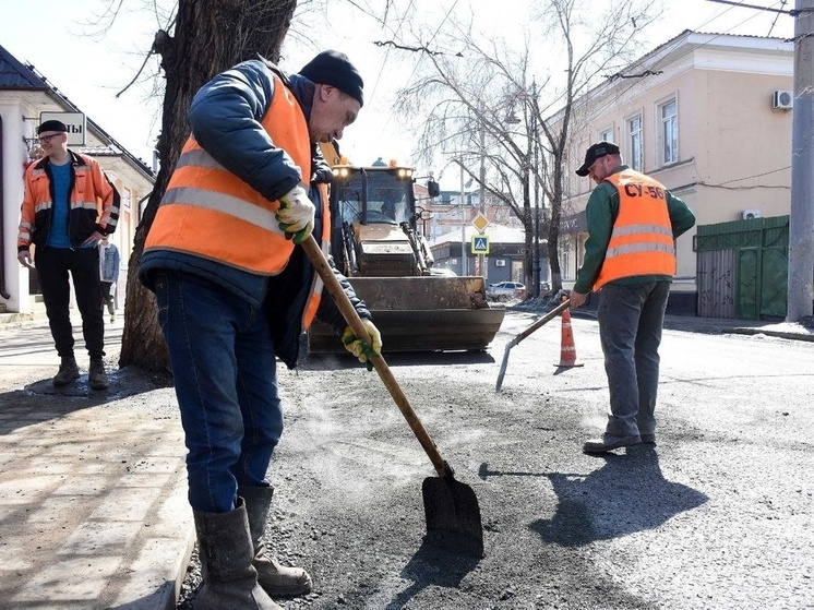  В Оренбурге дороги по гарантии снова ремонтируют