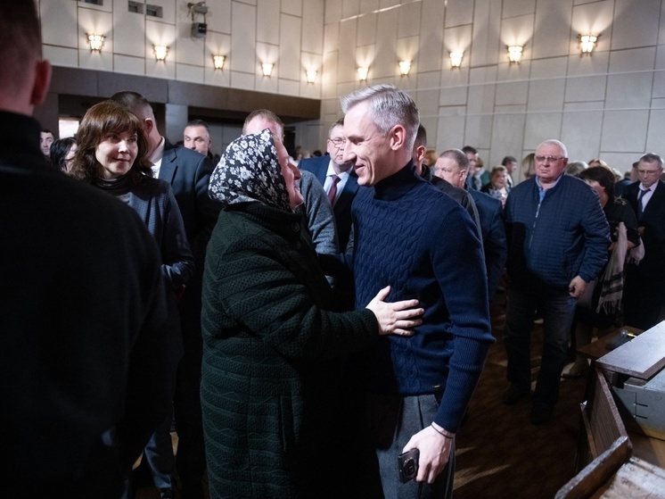 Василий Анохин: в Монастырщине отремонтируем крышу на ЦРБ