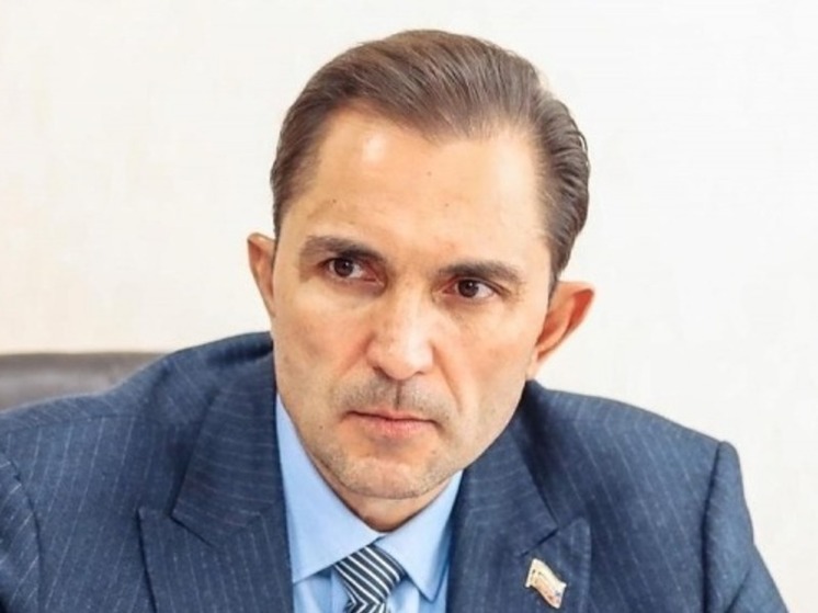 Сахалинский сенатор призвал жестко карать тех, кто берет взятки от мигрантов