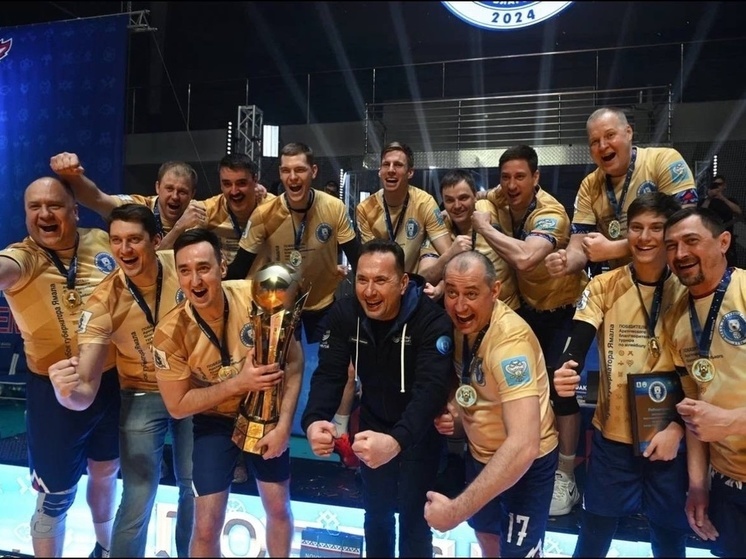 Газовики Ямала победили в благотворительном турнире по волейболу на Кубок губернатора