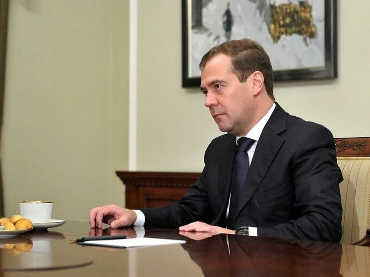 Медведев предложил давать максимальную премию за уничтожение солдат НАТО тулякам