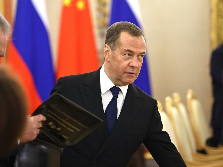 Дмитрий Медведев пожелал Андрею Чибису скорейшего выздоровления