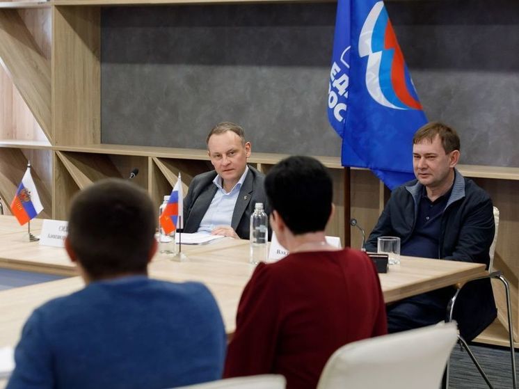 Александр Сидякин и Владимир Нетёсов провели ряд рабочих встреч в Воронеже и Бобровском районе