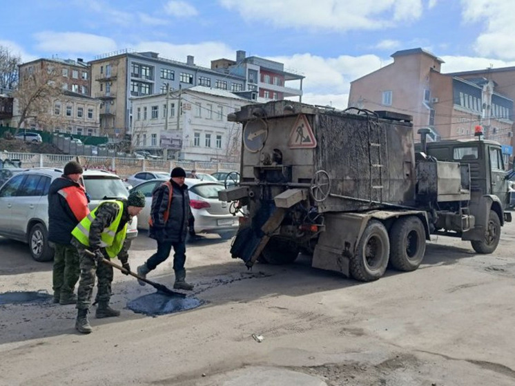 С начала года на ямочный ремонт в Иванове израсходовали 338 тонн литой смеси