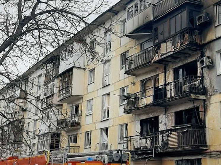 МЧС ЛНР спасли двоих луганчан из горящей многоэтажки
