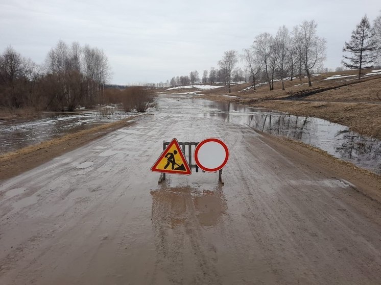 Участок трассы затопило в Красноярском крае