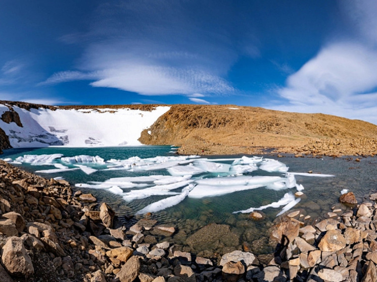 Ямальский ледник Романтиков вошел в топ самых привлекательных мест в РФ для туристов