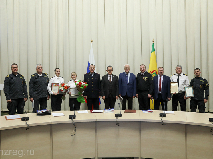 В Пензе сотрудников рыбохраны поздравили с профессиональным праздником