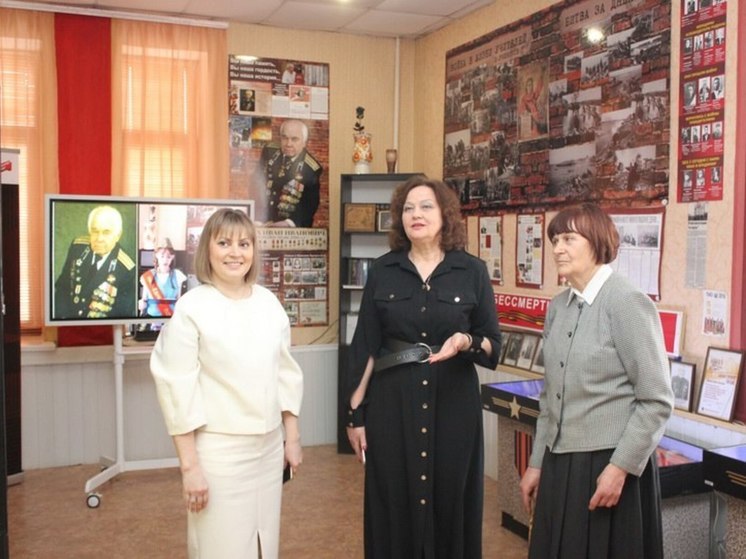 Музей Победы передал донецким школам оборудование для создания экспозиций