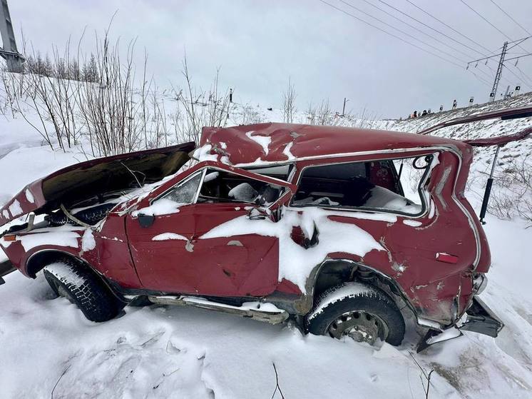 Водитель «Нивы» погиб в ДТП с грузовым поездом в Забайкалье