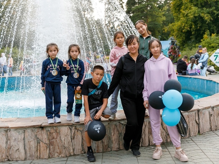 Весна пришла: первый фонтан заработал в Новосибирске