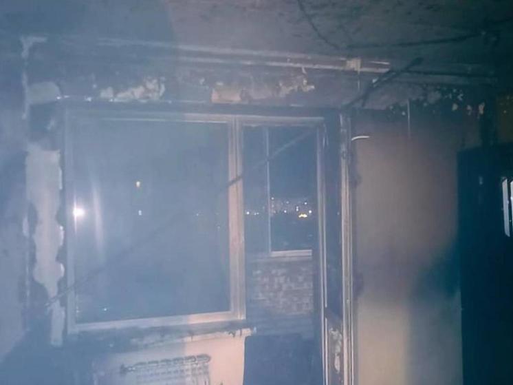 Из-за потолочного светильника в Брянске загорелась квартира