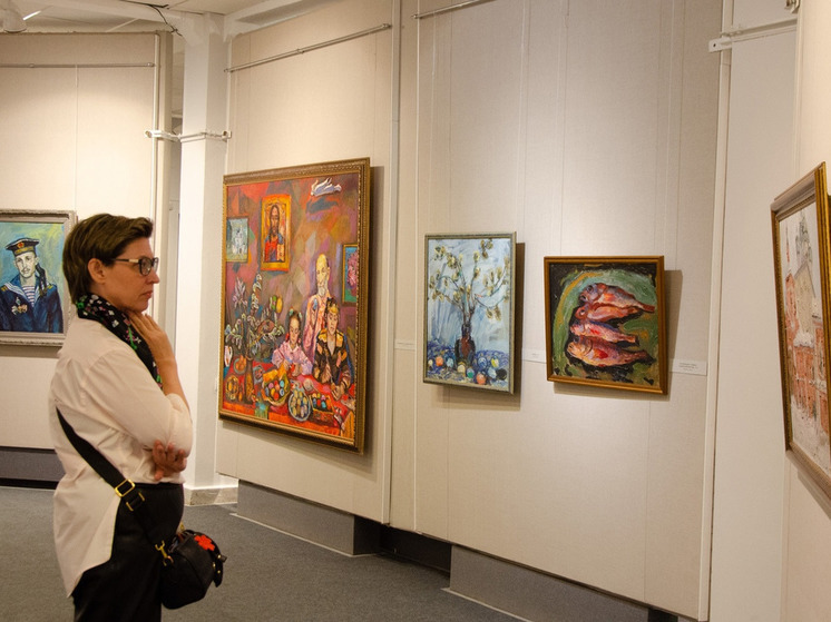 В Мурманском художественном музее открылась выставка «Сердце на палитре»