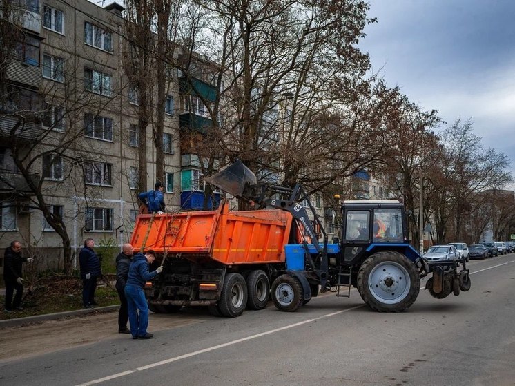 В Курске на субботнике 12,5 тысяч человек насобирали 1200 кубометров мусора
