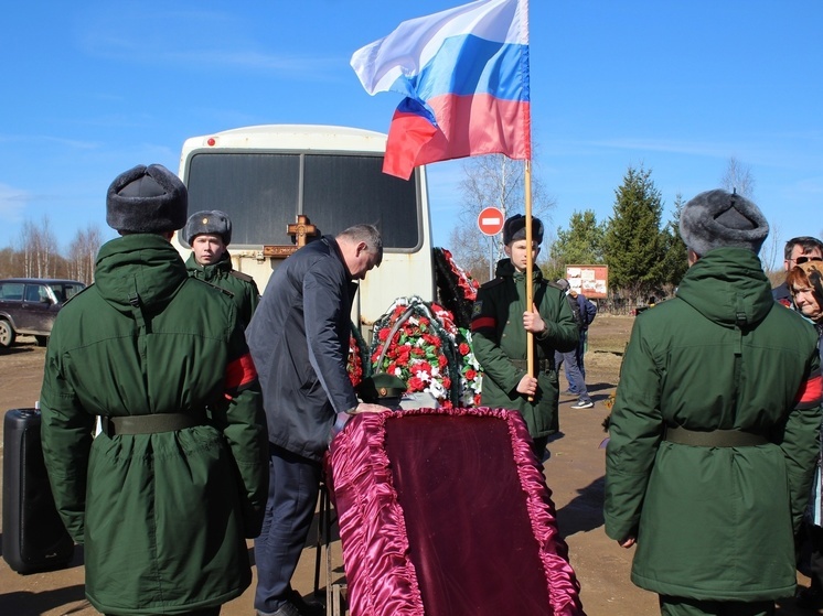 В Тверской области похоронили погибшего на СВО гранатометчика Алексея Черткова
