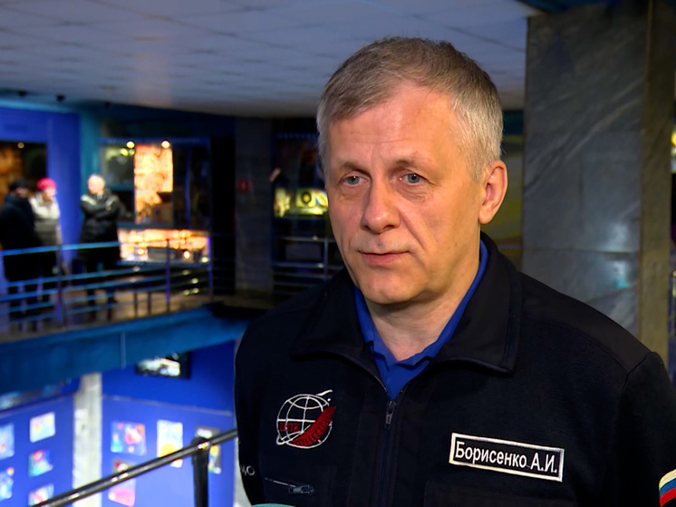 Петербургские школьники встретились с космонавтом в планетарии