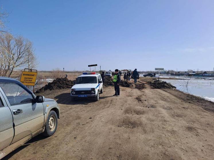 В Омской области восстановили движение по дороге, которая была затоплена