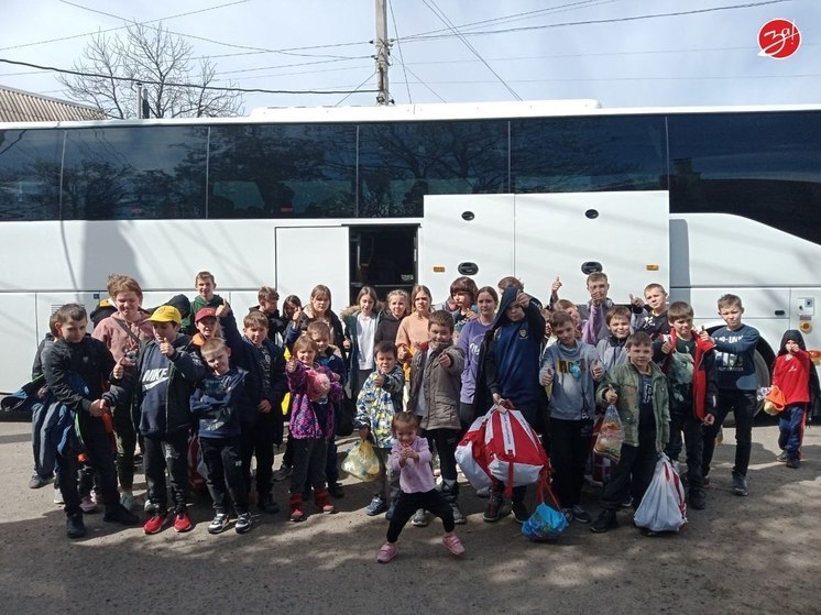Воспитанники Мелитопольского центра реабилитации вернулись домой из Евпатории