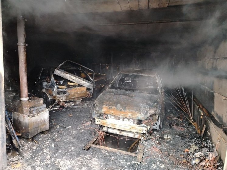 В Миассе из-за сварочных работ сгорел гараж