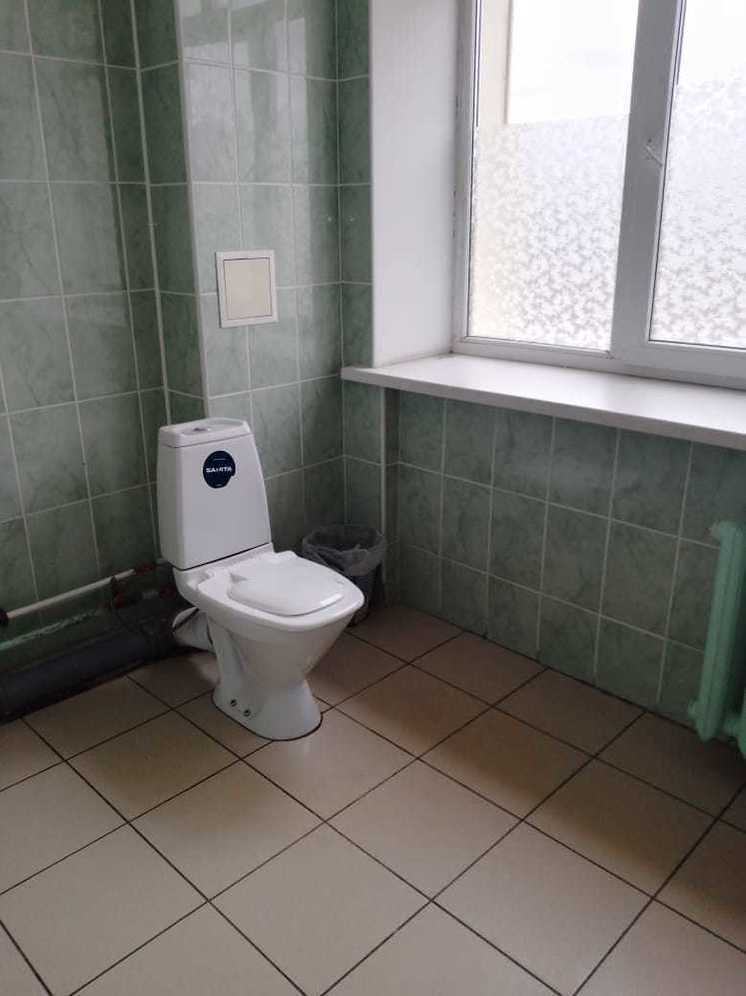 Проблему некачественной уборки туалетов решили в Великолукском филиале Псковской областной больницы