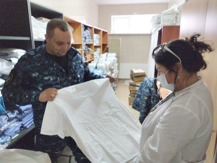 Осужденные пошили постельное белье для Новгородского онкодиспансера