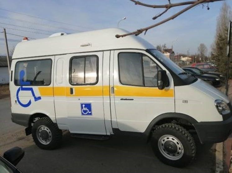  В Шебекинском округе пожилых жителей доставляет в больницу спецавтомобиль