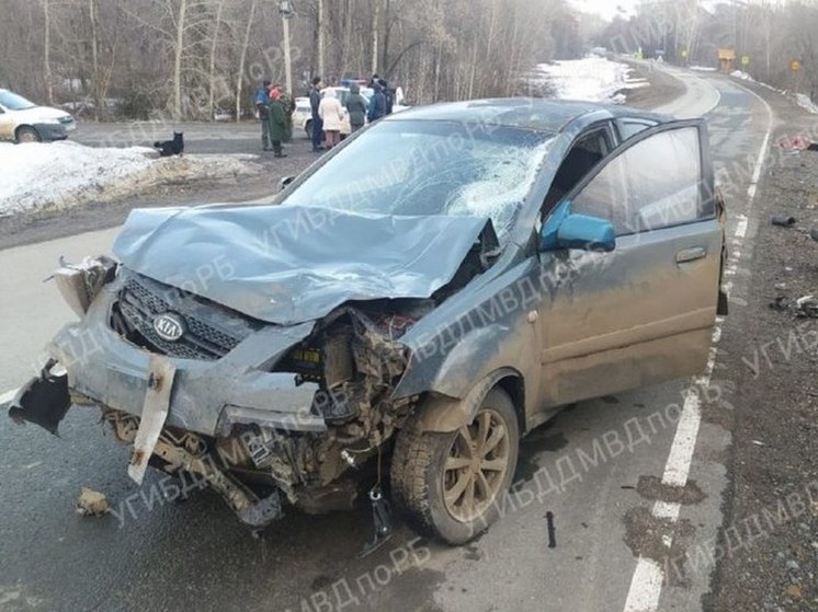 В Башкирии столкнулись автомобиль и мопед, один человек погиб