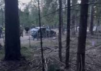 Следственный комитет России опубликовал оперативное видео с места происшествия в Московской области, где преступник убил полицейского и тяжело ранил еще одного правоохранителя