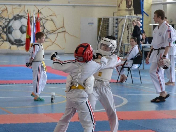 В Серпухове прошли региональные соревнования по карате