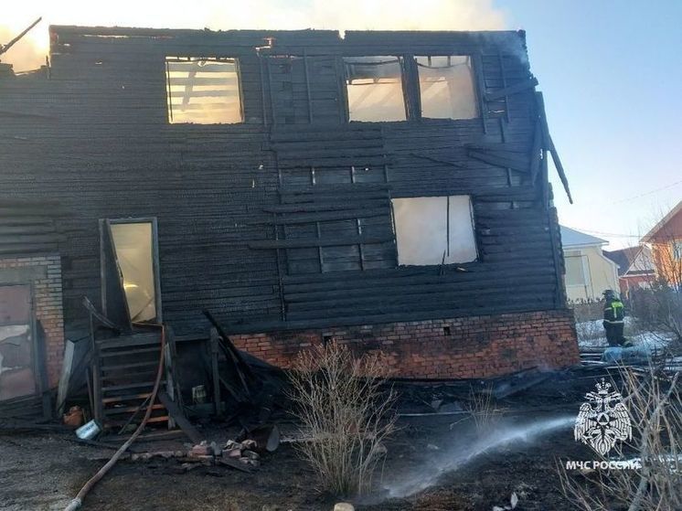 Дом и вещи сгорели полностью: пожар под Томском 7 апреля тушили 5 часов