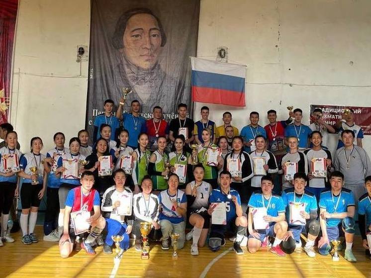 В Джидинском районе Бурятии завершился турнир по волейболу памяти Доржи Банзарова