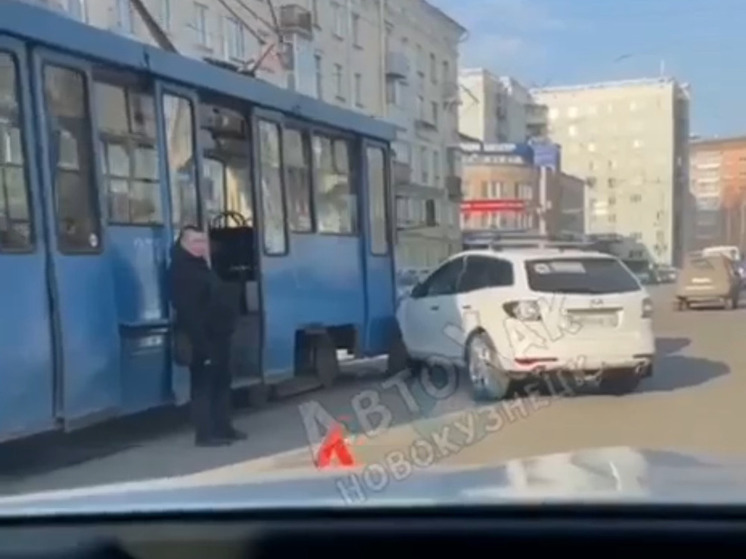 ДТП с участием трамвая произошло в Новокузнецке