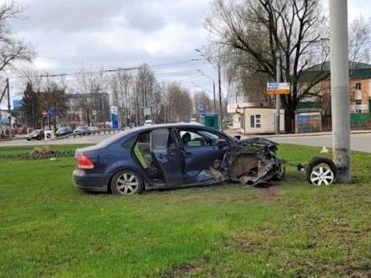В жутком ДТП на Станке Димитрова в Брянске пострадали 18-летние парни