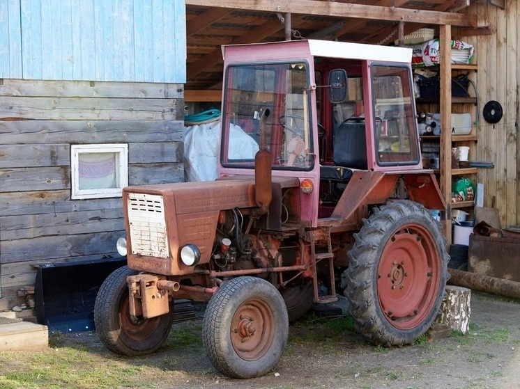 Пенсионер из Томска заплатил более 130 тысяч рублей за воображаемый трактор