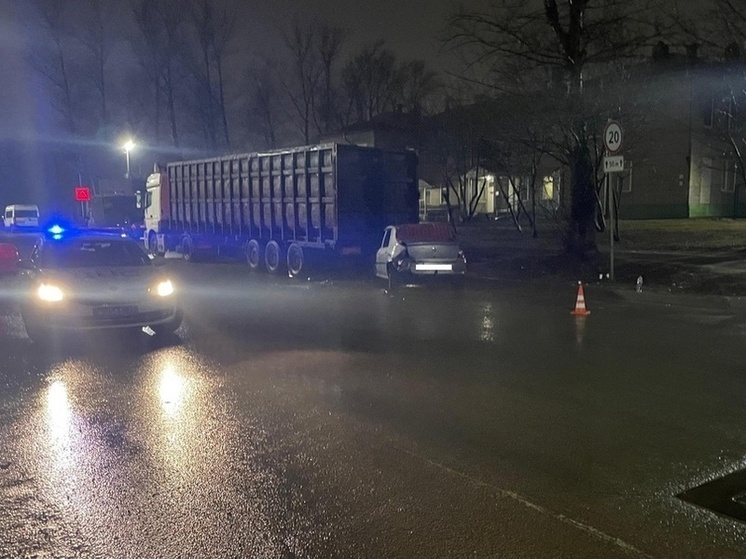 Нетрезвый водитель врезался в припаркованный автомобиль в Череповце